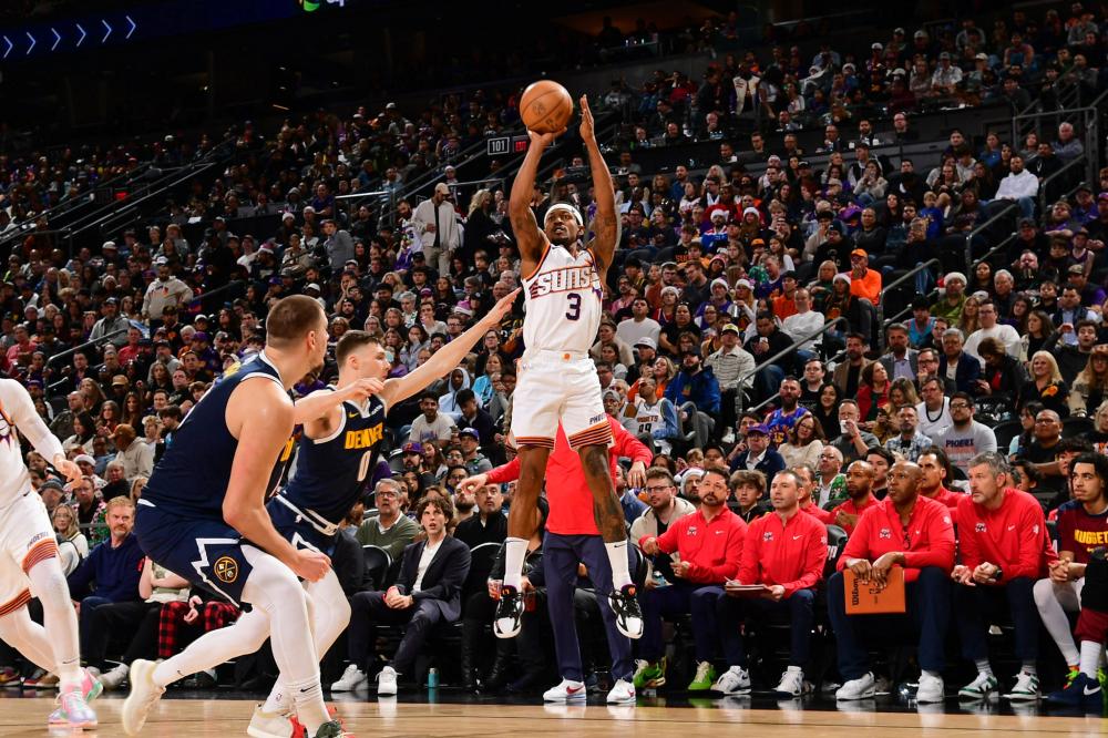 [图]NBA：勇士104-93雄鹿 巴特勒24分8板10助攻.